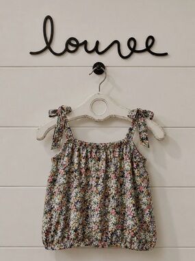 LOUVE – Floral Bow Strap Top – Size S/P